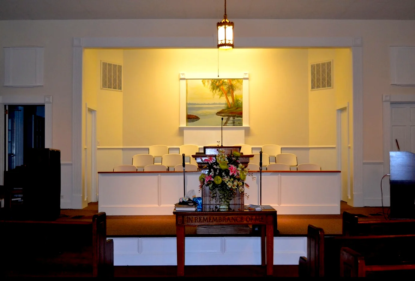 The completed choir and pulpit area after the 2013 renovation.